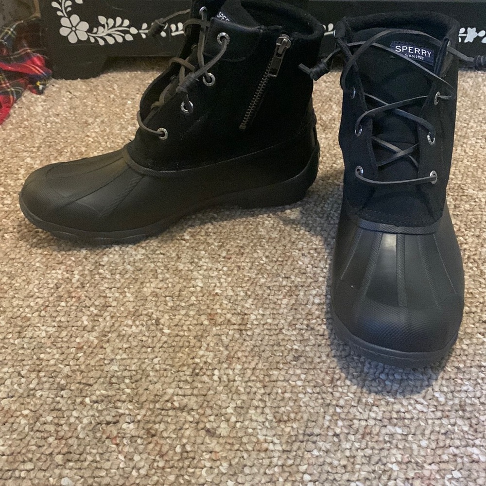Sperry winter boots. Like new. Worn once